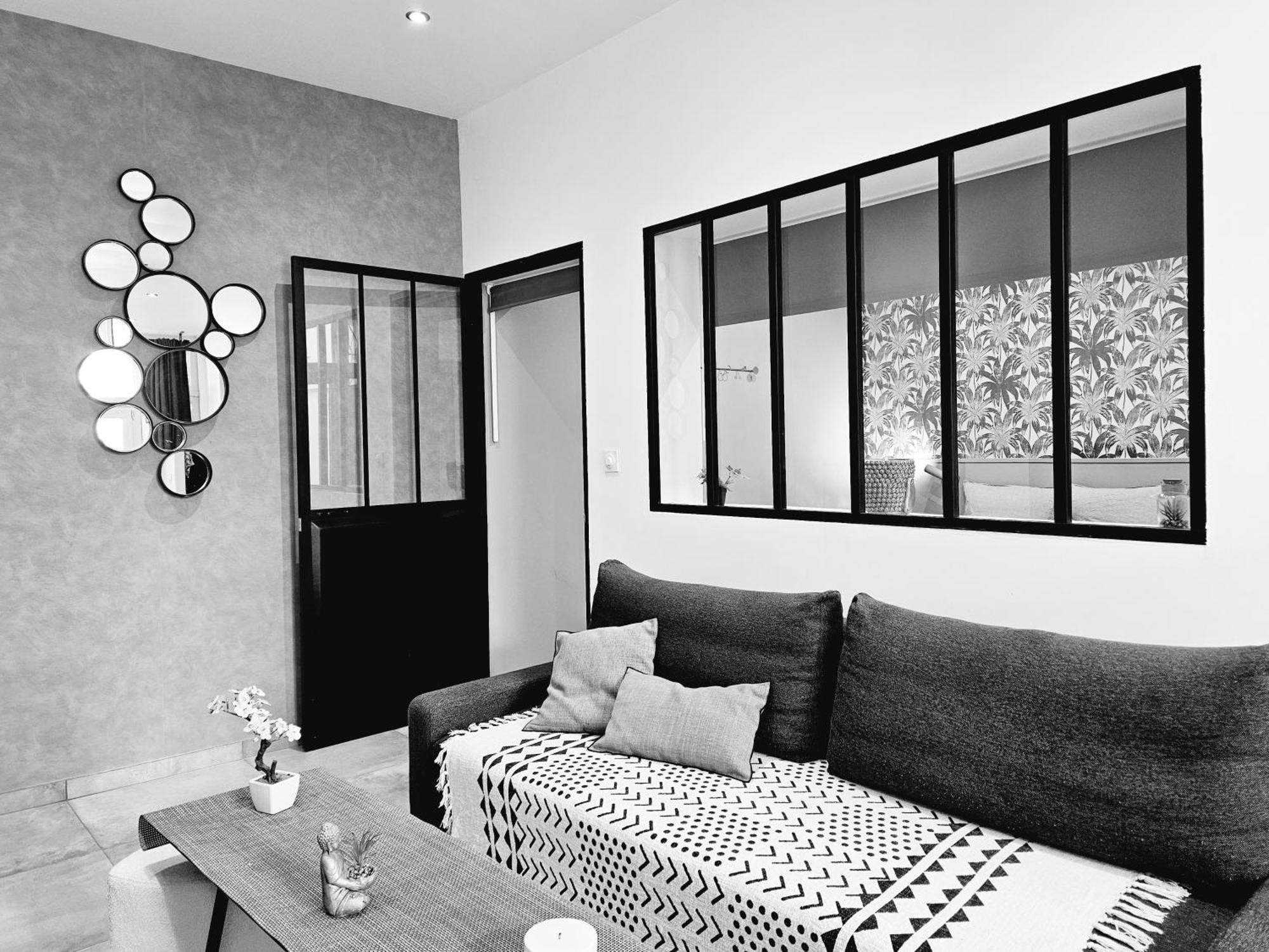 Refuge Urbain - Ideal Pro, Familles & Amis - Le Calme En Hypercentre - Wifi Haut Debit - Netflix - Machine A Laver - Gare, Cathedrale, Commerces, Restaurants & Transports En Commun A Moins De 10 Minutes A Pied Reims Exterior photo