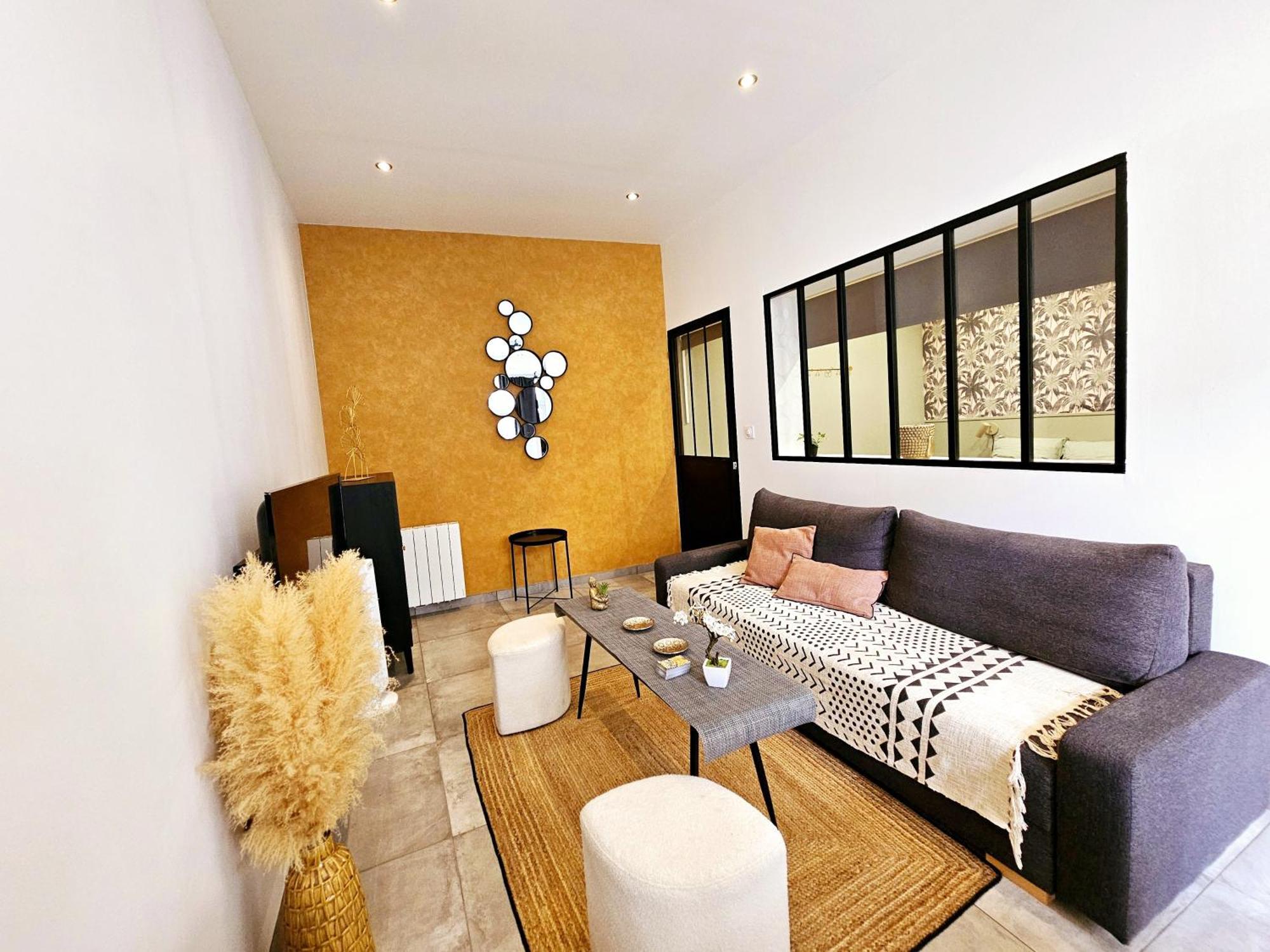 Refuge Urbain - Ideal Pro, Familles & Amis - Le Calme En Hypercentre - Wifi Haut Debit - Netflix - Machine A Laver - Gare, Cathedrale, Commerces, Restaurants & Transports En Commun A Moins De 10 Minutes A Pied Reims Exterior photo